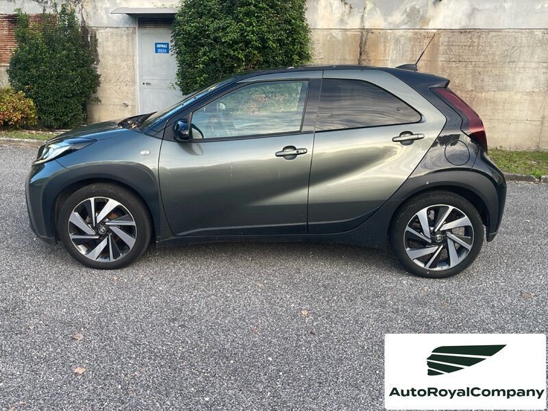 Toyota Aygo X Aygo X 1.0 Lounge 72cv imagem 3