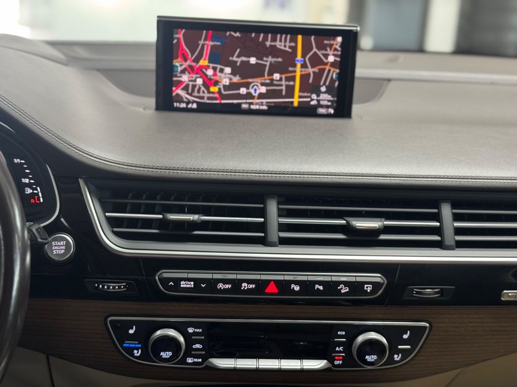 AUDI Q7 3.0 TDI quattro /ACC/Matrix/Panorama AUDI Q7 3.0 TDI quattro /ACC/Matrix/Panorama