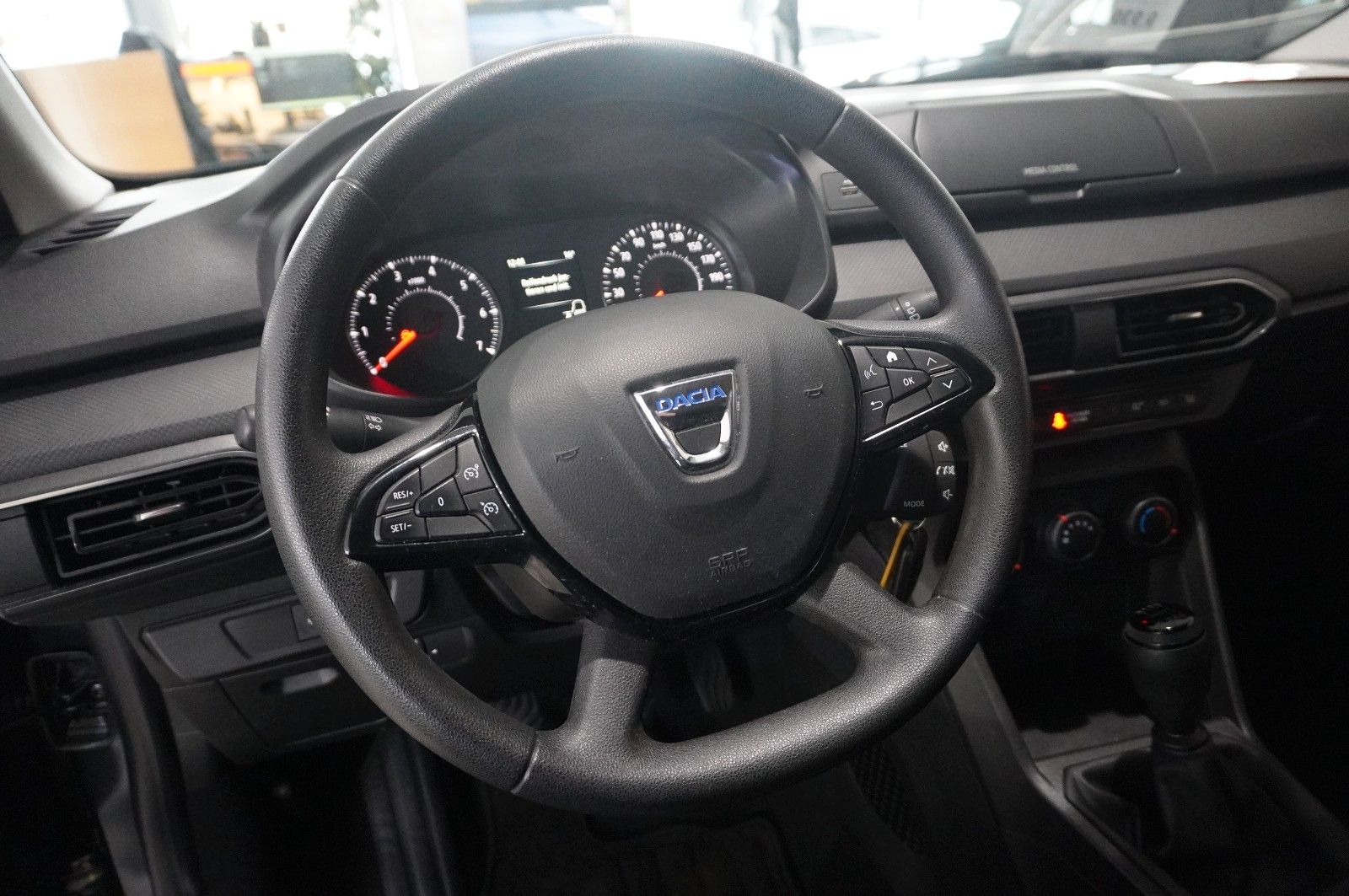 Fahrzeugabbildung Dacia Sandero III 1.0 TCE COMFORT LED/DAB/SHZ/TEMP/AHK