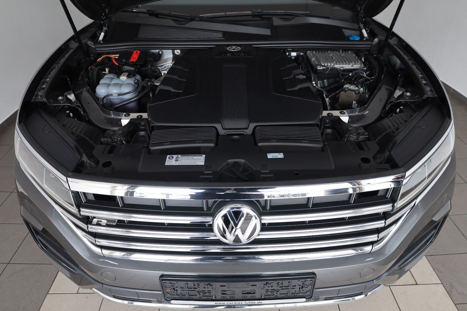 Fahrzeugabbildung Volkswagen Touareg Elegance 4M,R-Line,Keyless,AHK el,SR+WR