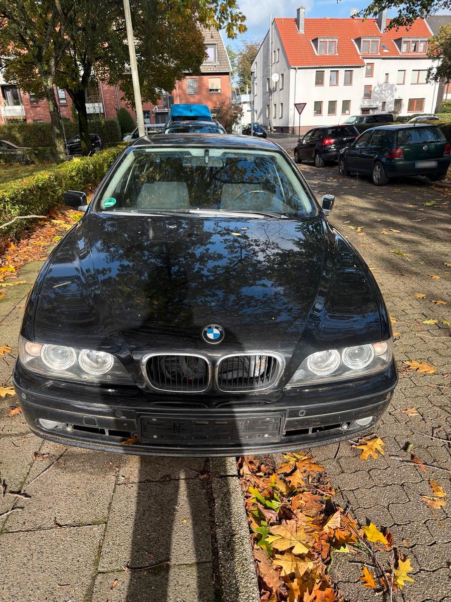 BMW 523