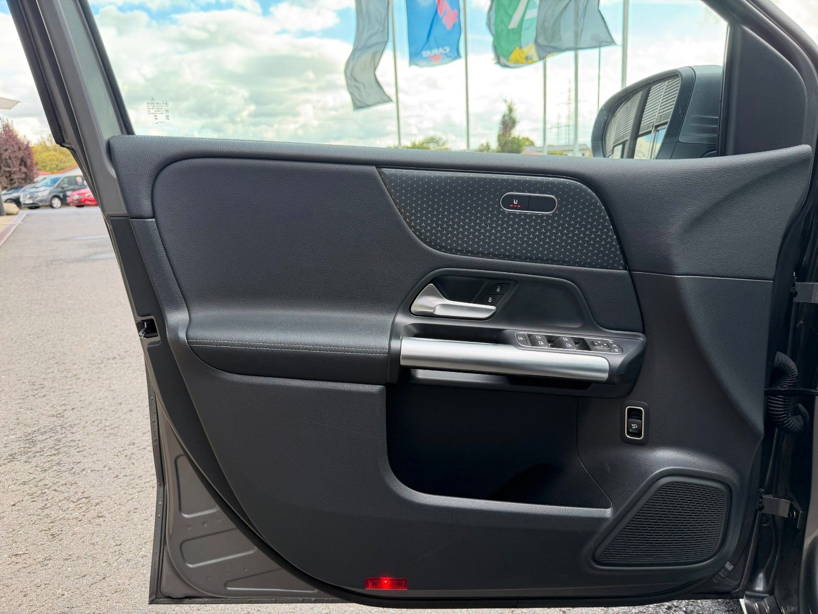 Fahrzeugabbildung Mercedes-Benz B 200d PROGRESSIVE+RFK+NAVI+LENKRADHEIZUNG+SPUR+