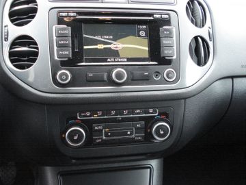 Volkswagen Tiguan - 11