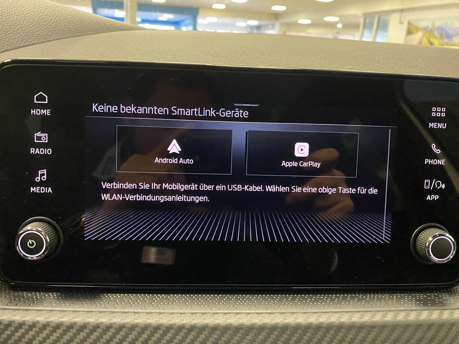 Fahrzeugabbildung SKODA Kamiq Monte Carlo 1.5 TSI DSG+AHK+MATRIX+PANO+5J