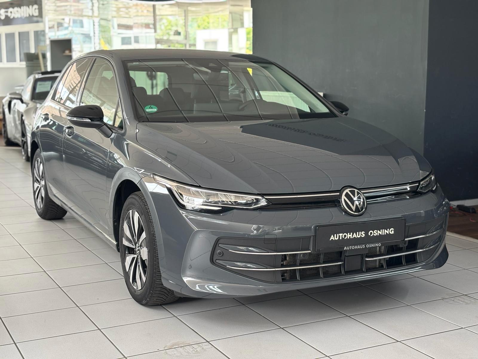 Volkswagen Golf VIII Lim. 1.5 eTSI 1.HAND GOAL NAVI DSG LED