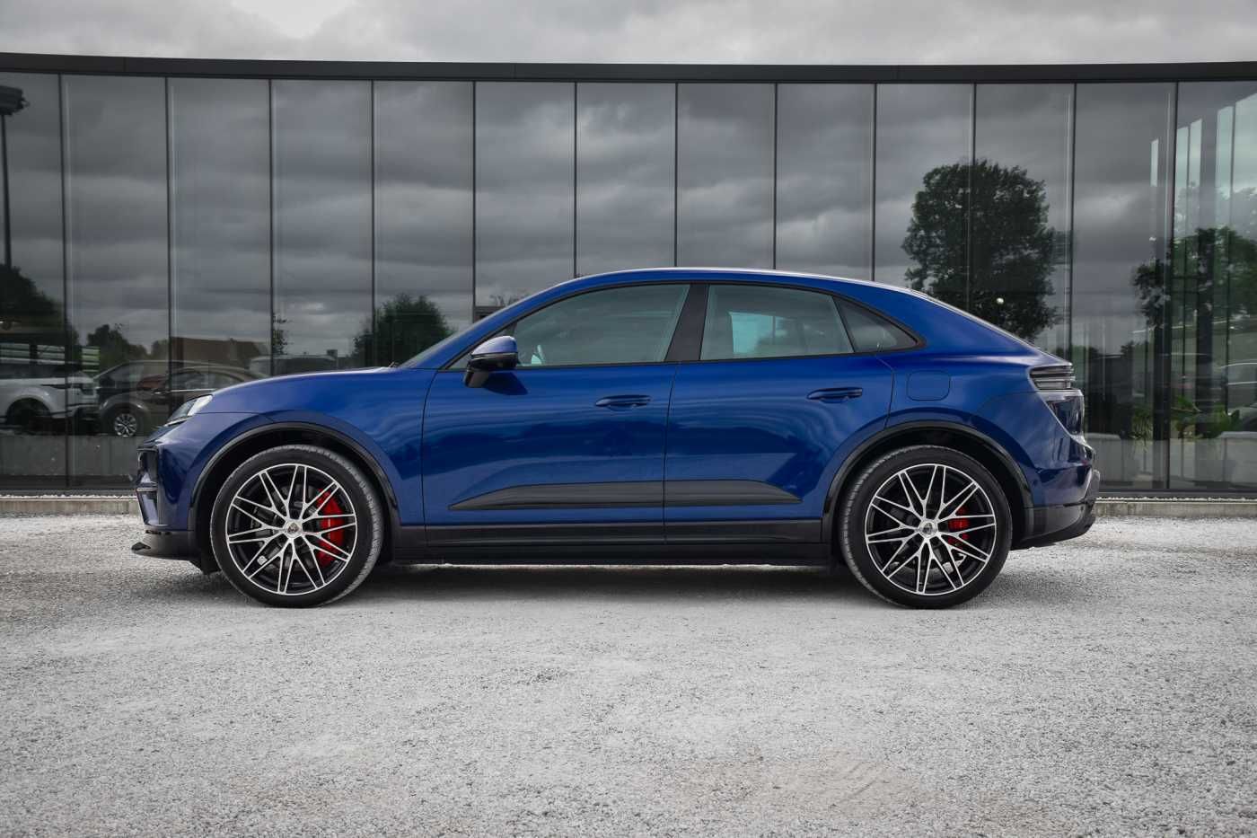 Porsche Macan Turbo matrix 22' RS Spyder Head-Up 18-way  imagem 3
