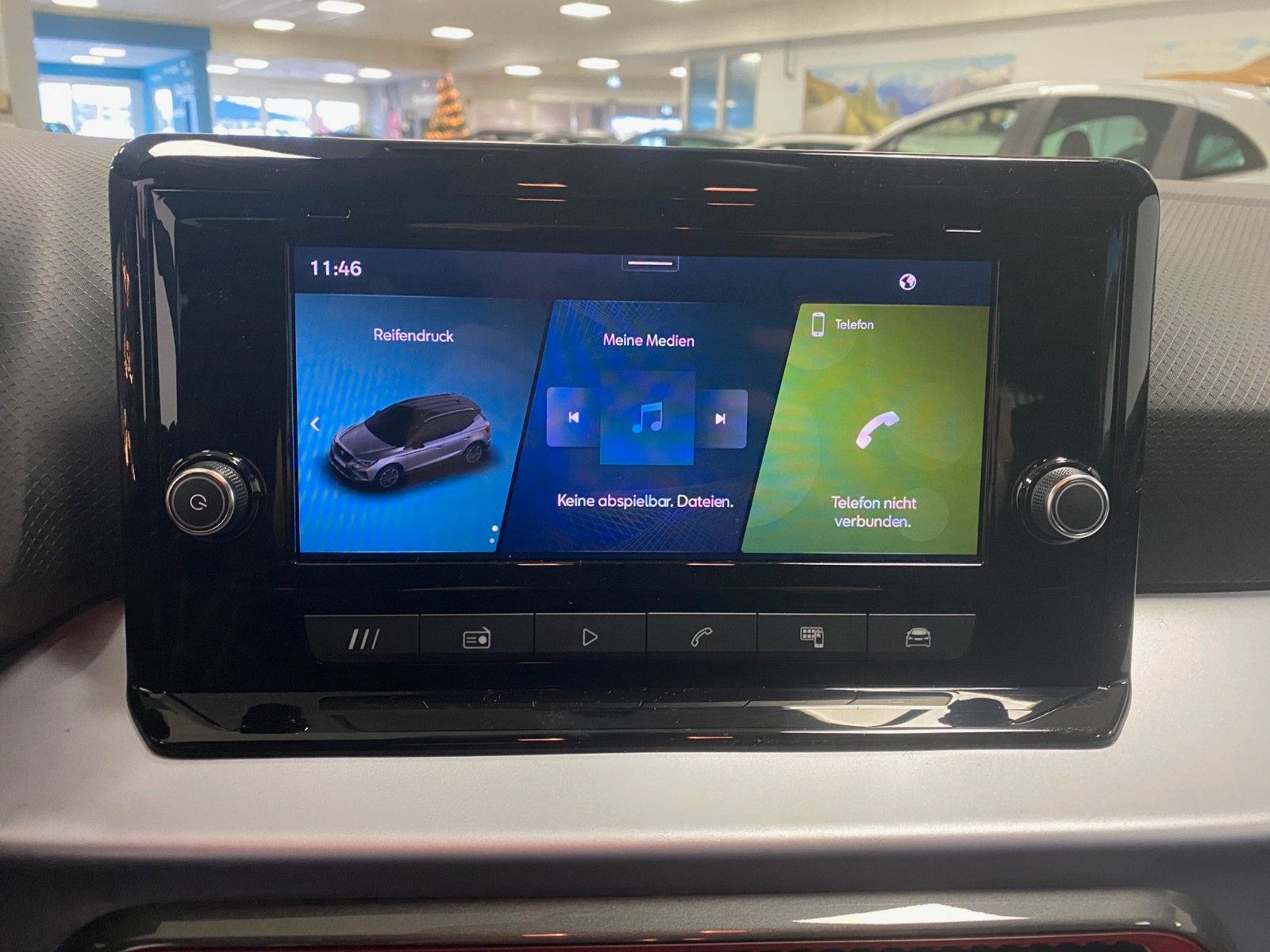 Fahrzeugabbildung SEAT Arona TSI FR DSG+AHK+5 Ja. GARANTIE+SPURWECHSEL+