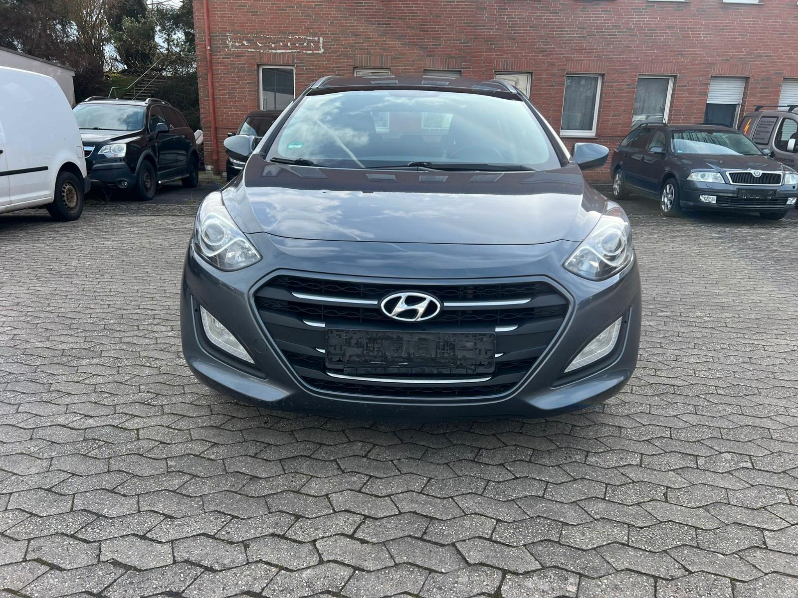 Hyundai i30 cw blue Trend