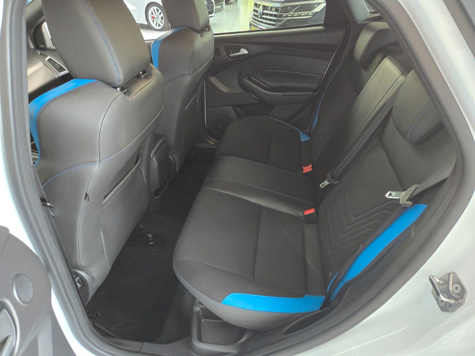Fahrzeugabbildung Ford Focus Lim. RS*Recaro Sitze