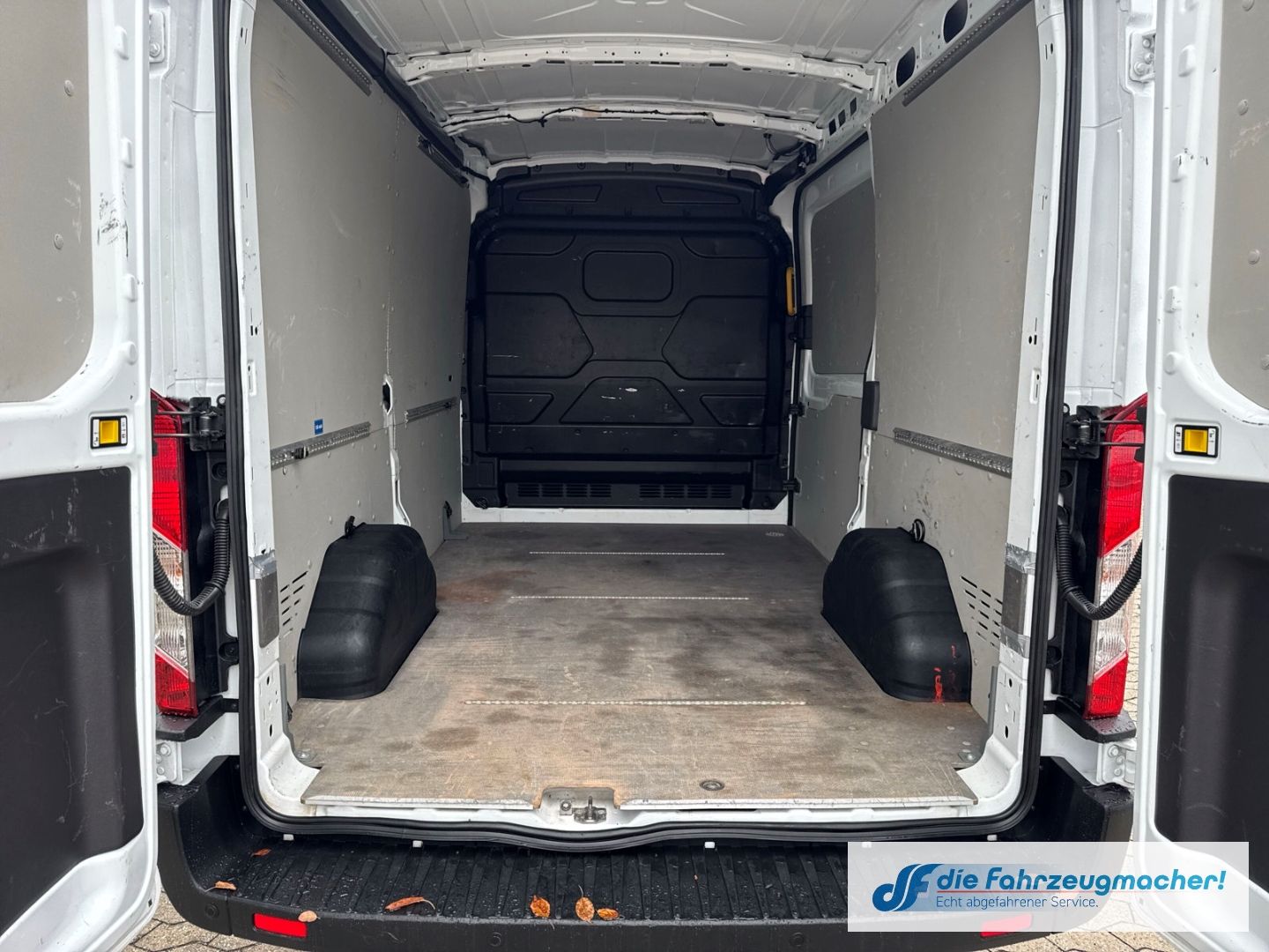 Fahrzeugabbildung Ford Transit Kasten 350 L2 Trend 2.0 Klimaautom DAB T