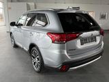 Mitsubishi Outlander Top 4WD*Navi&Kam.*Leder*7-Sitze - Mitsubishi: 7 Sitzer