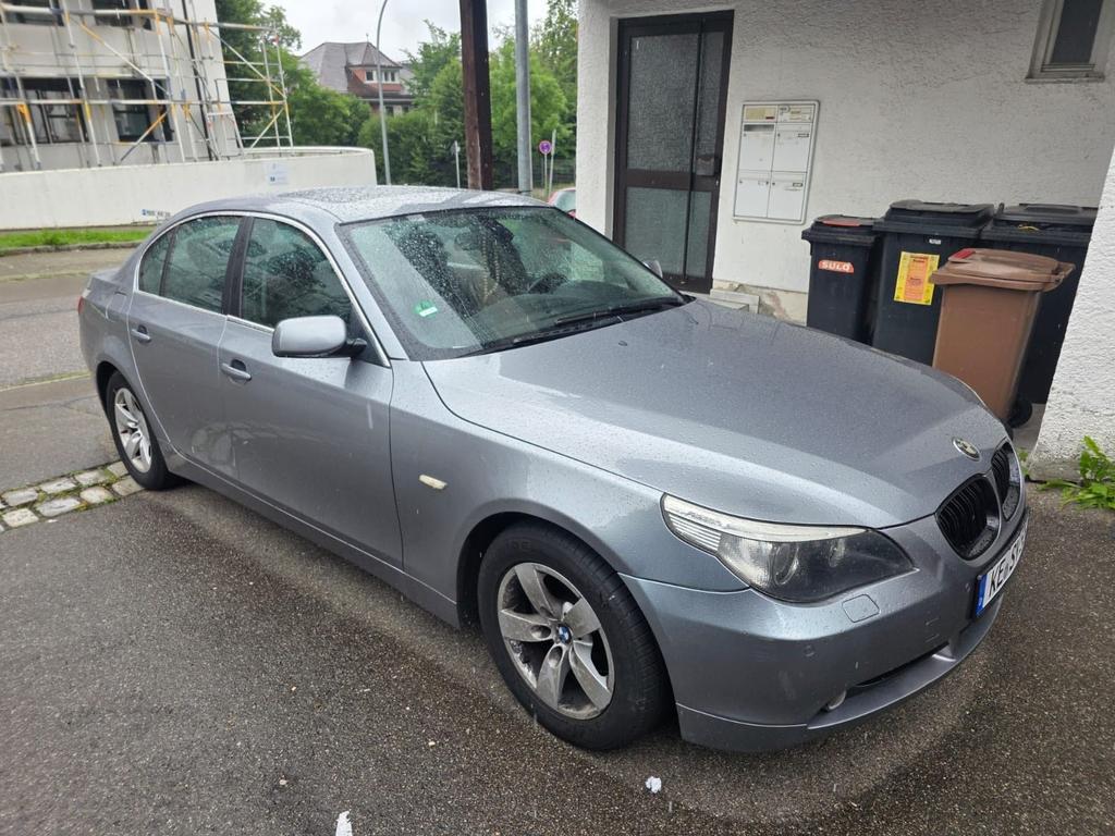 BMW 523