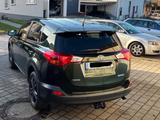 Toyota RAV 4 2,0-l-D-4D Executive 4x2 Executive - Toyota RAV 4 mit Diesel-Antrieb: 2.2