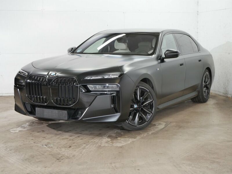 BMW 740