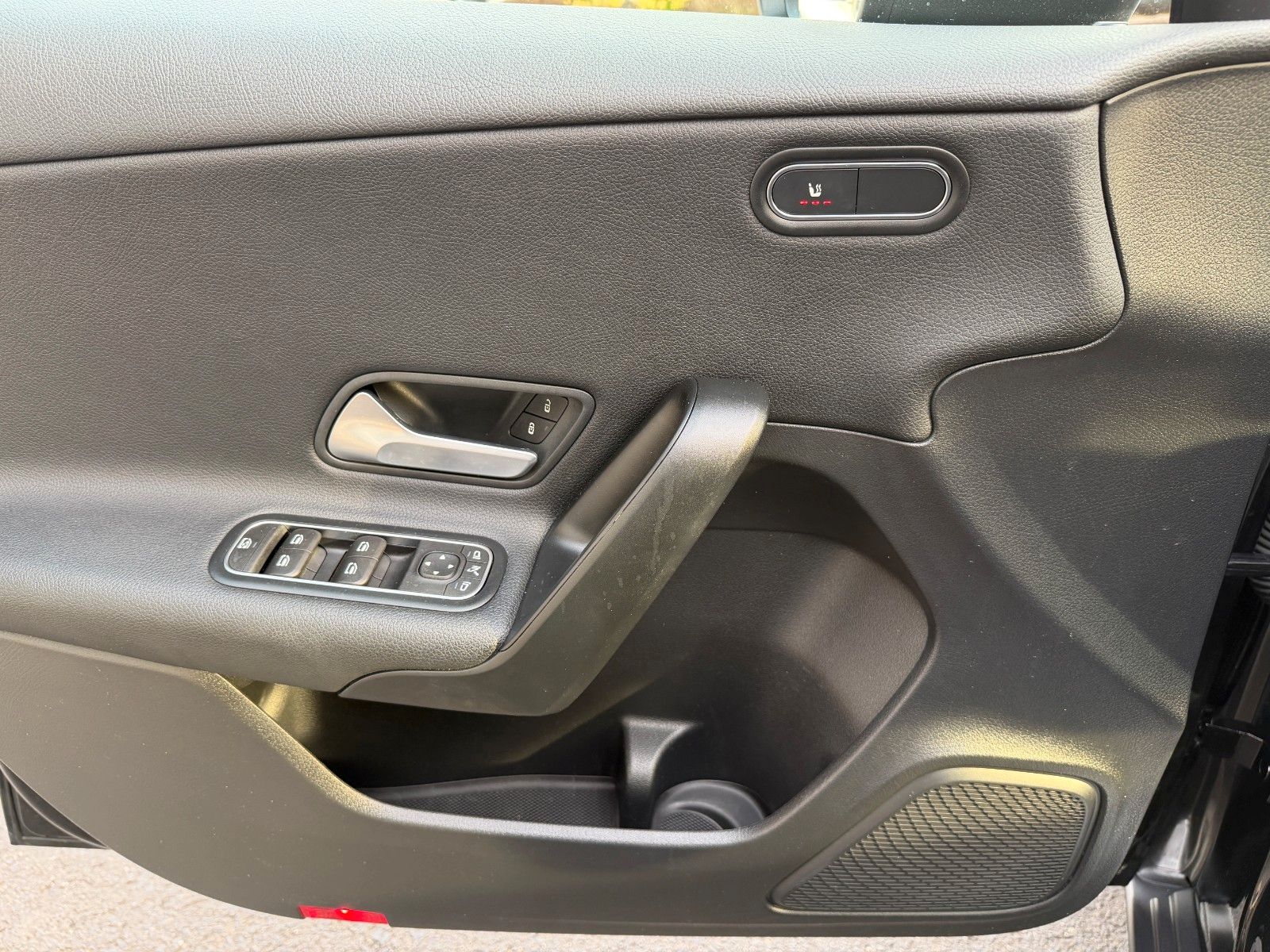 Fahrzeugabbildung Mercedes-Benz A 200 d LED+R-Kamera+TOTW+Carplay+IHC