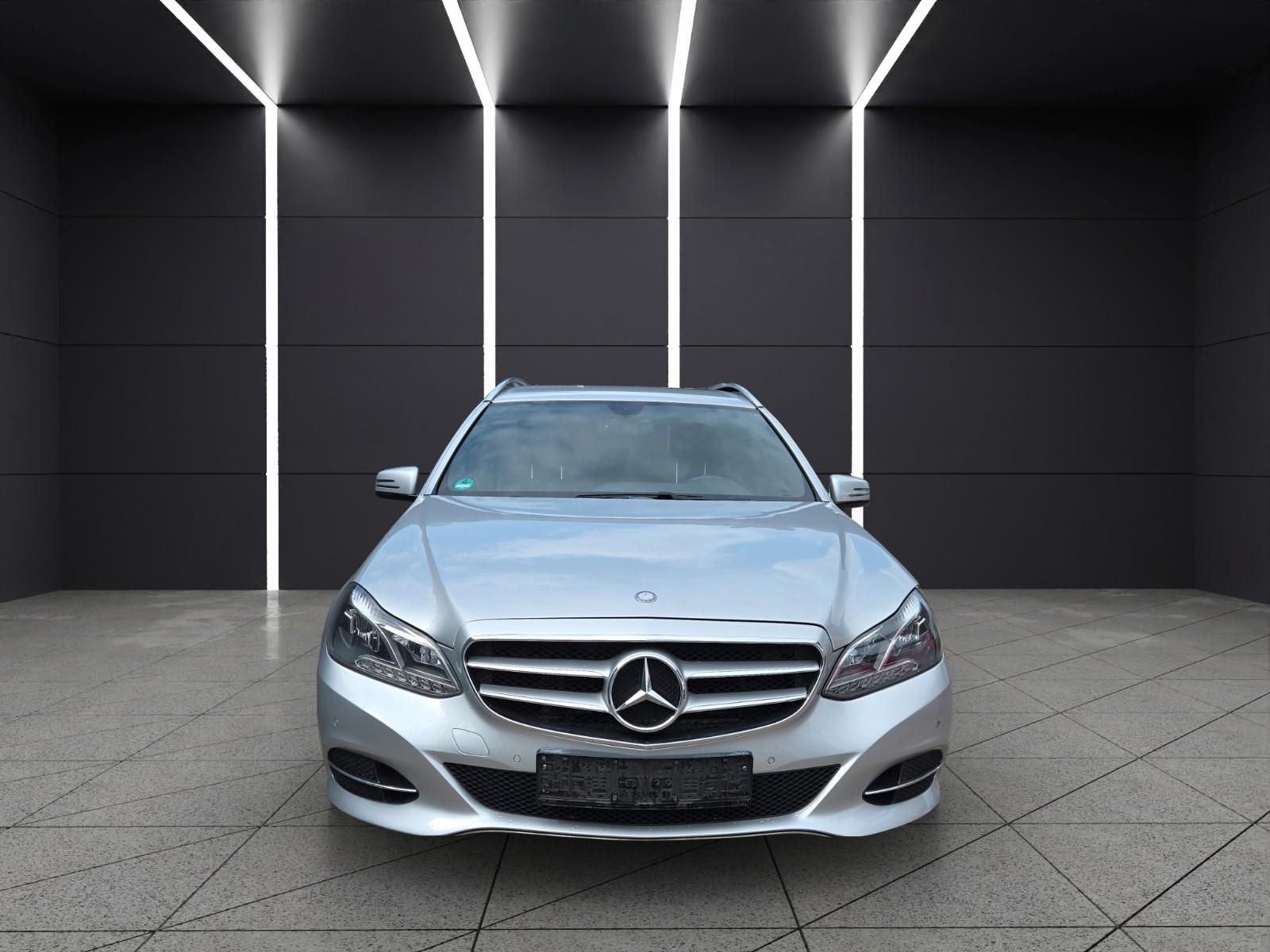 Mercedes-Benz E 200 BlueTEC T AVANTGARDE NAVI PDC LED LUFTFAH.