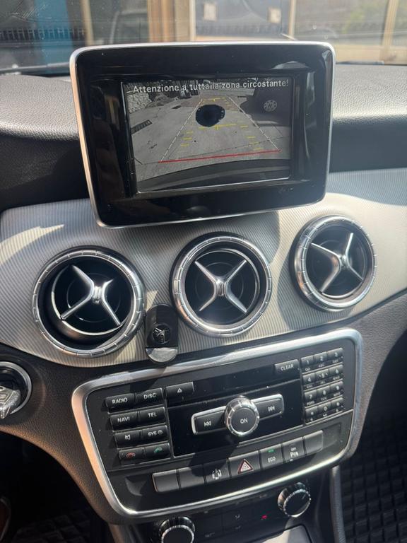 Mercedes-Benz CLA 200