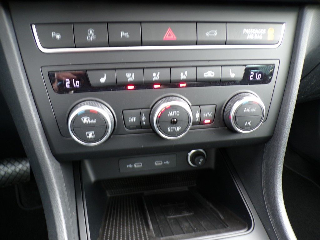 Fahrzeugabbildung SEAT SEAT Ateca Road Edition 1.5 TSI 110 kW