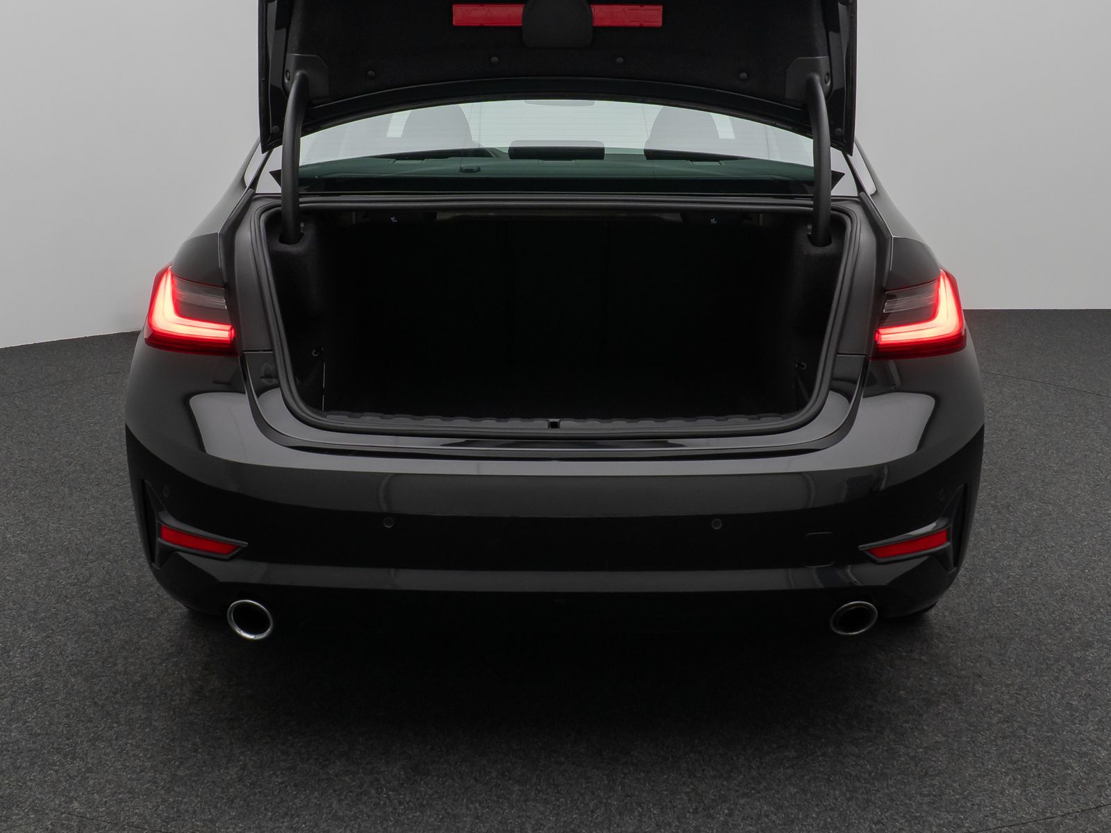 Fahrzeugabbildung BMW 320d xD  Glasdach Kamera DAB Geschwindigkeitsreg