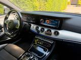 Mercedes-Benz E 300 Autom. - Coupe AMG Line - Mercedes-Benz E 300: AMG