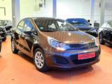 Kia Rio Attract - Kia Rio Attract mit Benzin-Antrieb