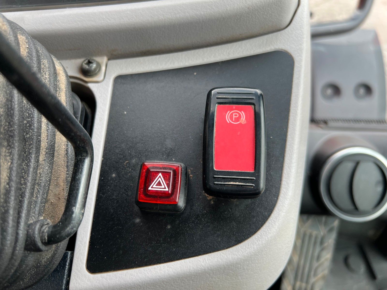 Fahrzeugabbildung Kubota R070 / Gabel & Schaufel / nur 1.869h!