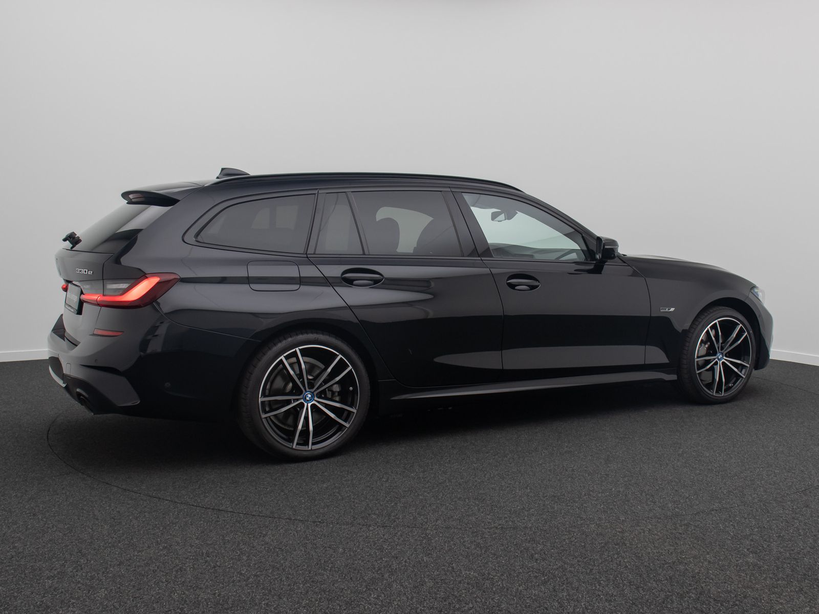 Fahrzeugabbildung BMW 330e xD M Sport DAB Laser 360°Alarm AHK HiFi 19"