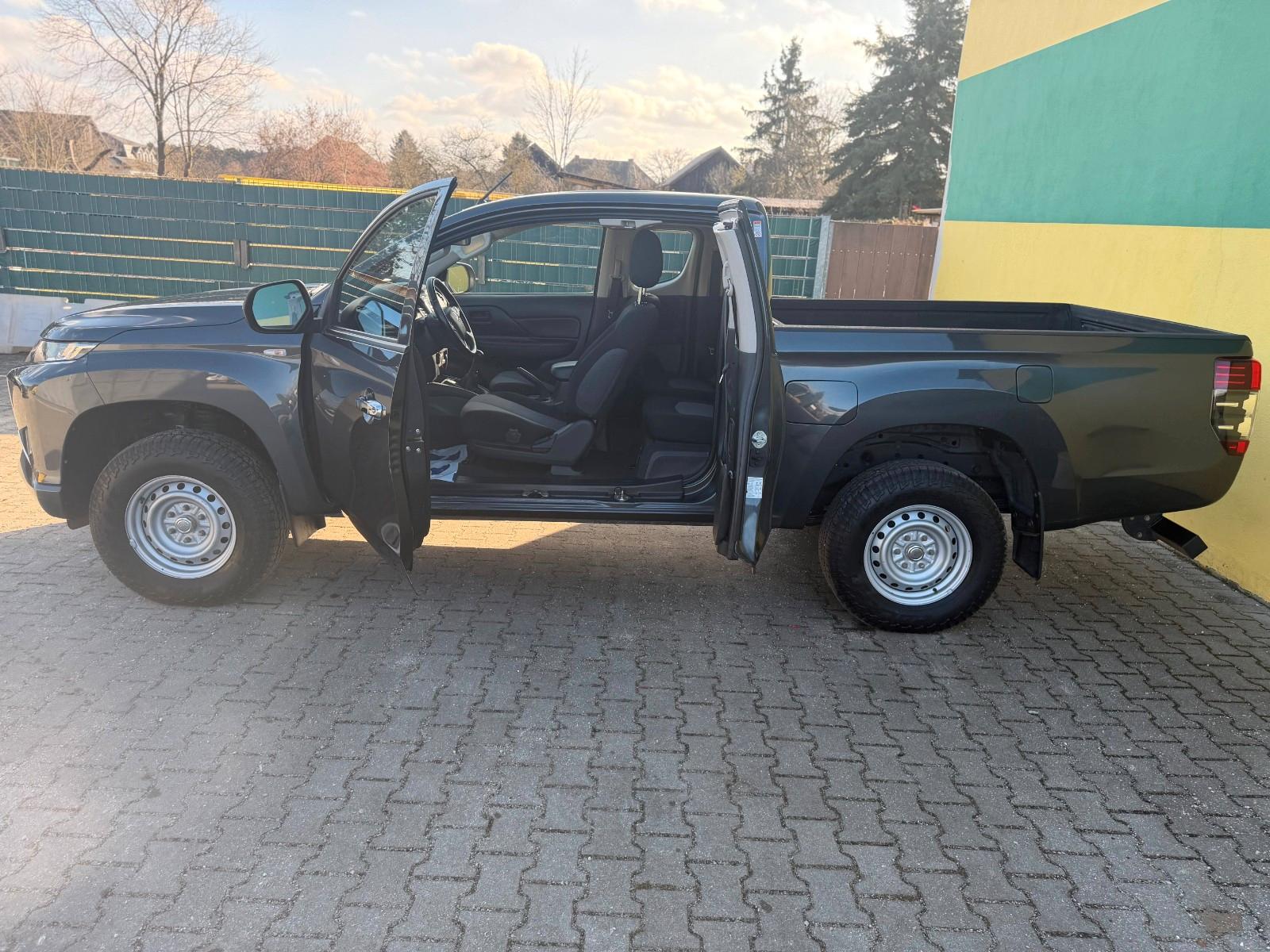 Mitsubishi L200 Basis Club Cab 4WD Klima