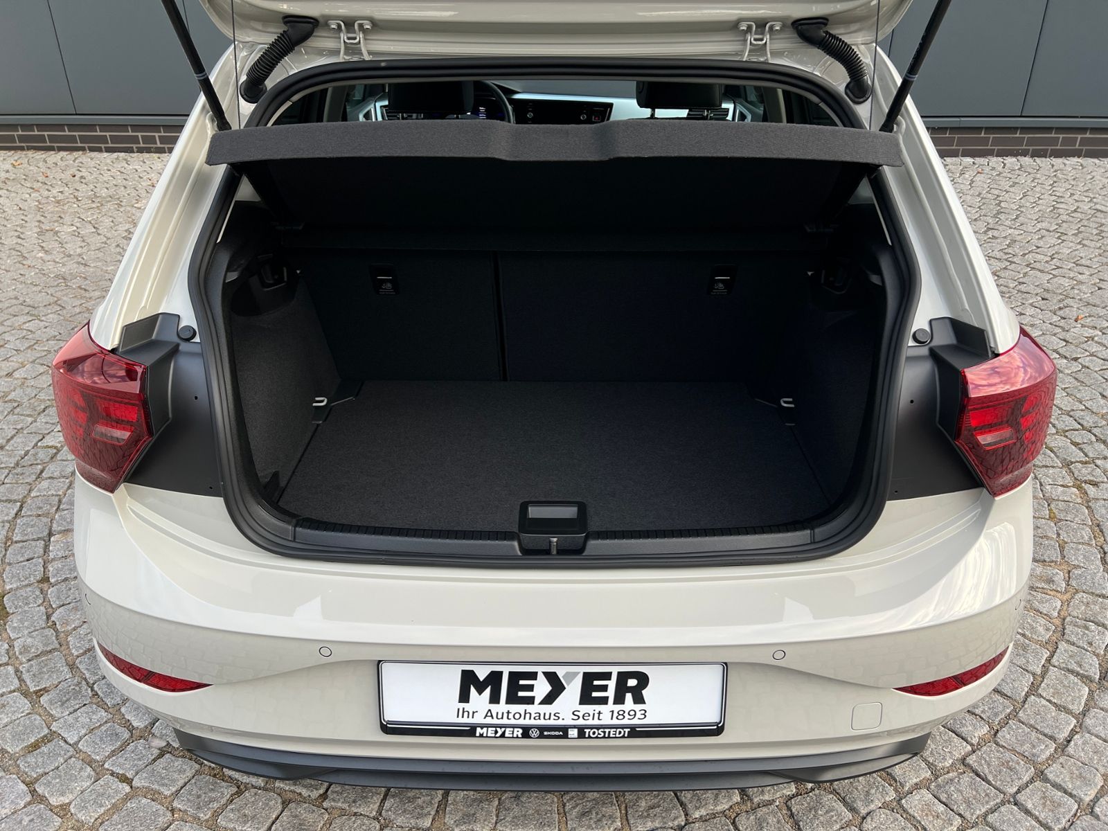 Fahrzeugabbildung Volkswagen Polo GOAL 1.0 TSI DSG *LED, App-Connect, 17'-LM*