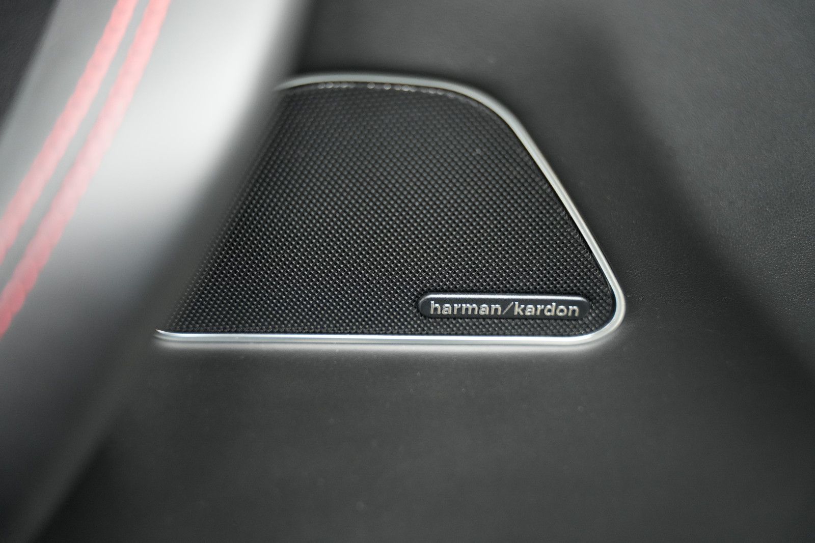 Fahrzeugabbildung Maserati Levante S/CARBON/HARMAN-KARDON/KAMERA/BRD