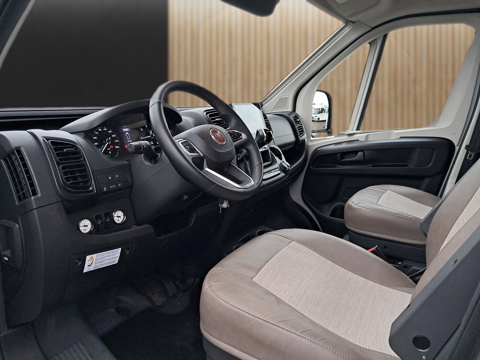 Fahrzeugabbildung Eura Mobil Profila RS 720 QF Sat,Solar,Markise,AHK