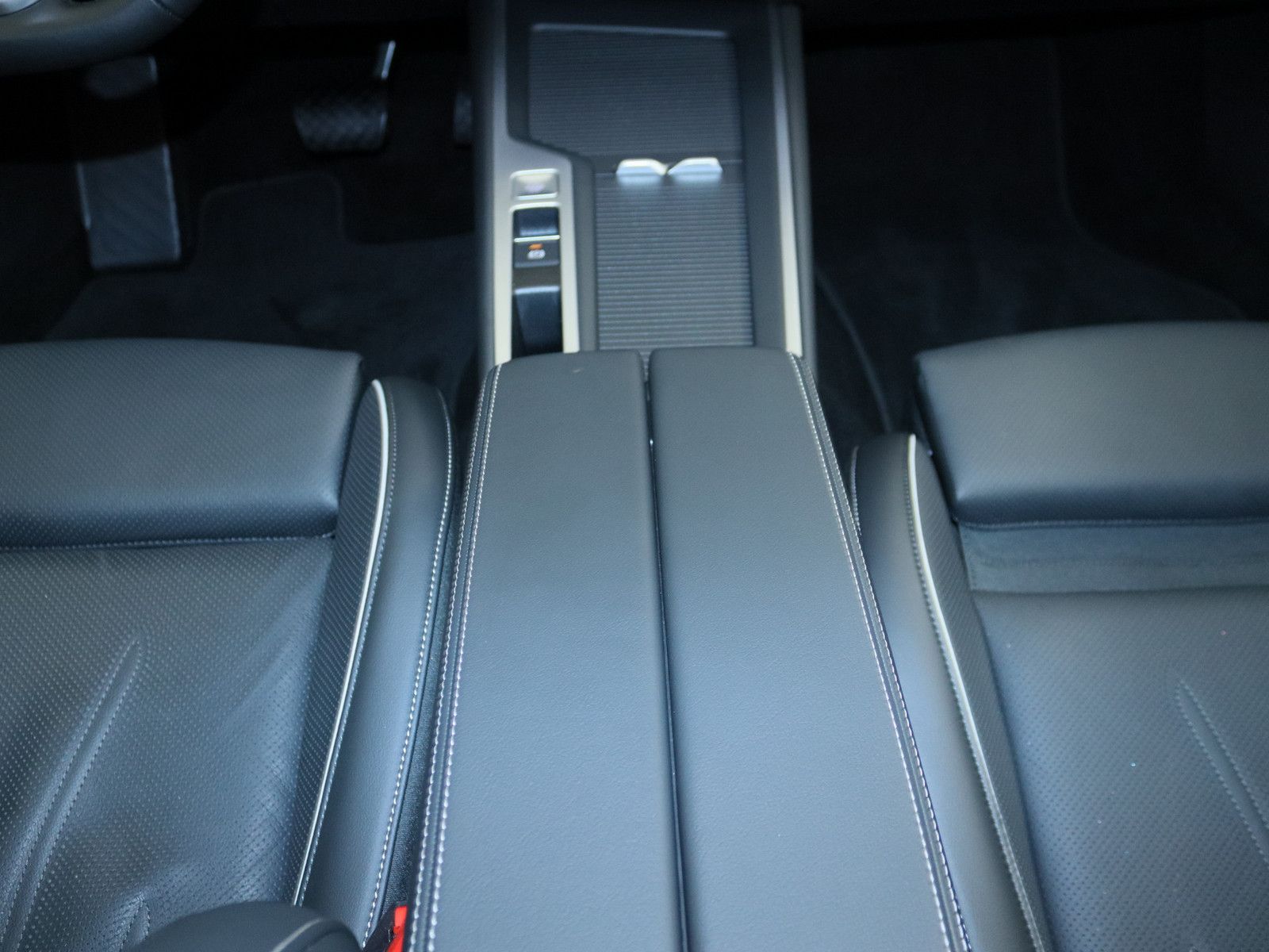 Volkswagen Passat 1.5 eTSI Business AHK 360° MATRIX-LED HUD foto 22