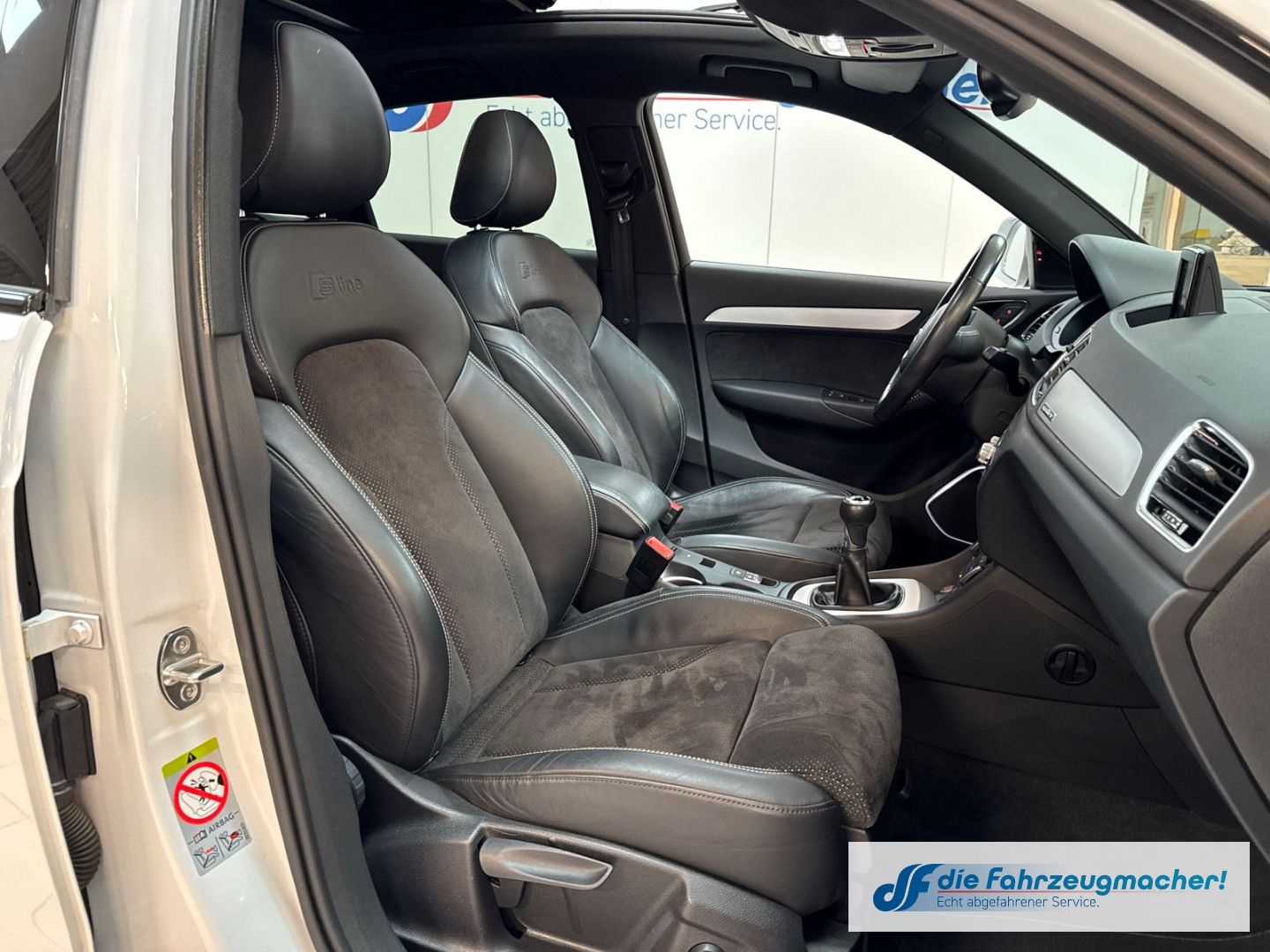 Fahrzeugabbildung Audi Q3 sport quattro S line S-line Sportpaket El. Pa