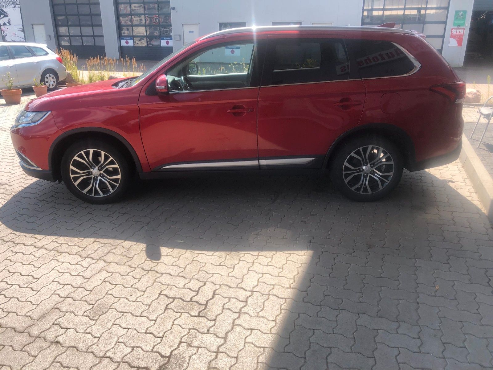 Fahrzeugabbildung Mitsubishi Outlander Edition 100 2WD Hagelschaden