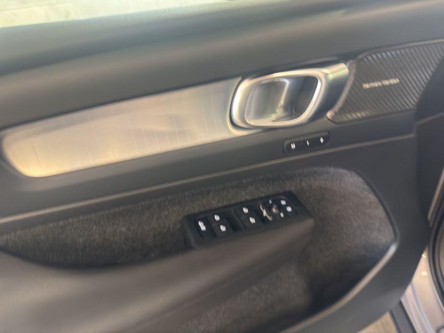 Volvo XC40 B3 B DKG Plus Dark 120 kW, 5-türig