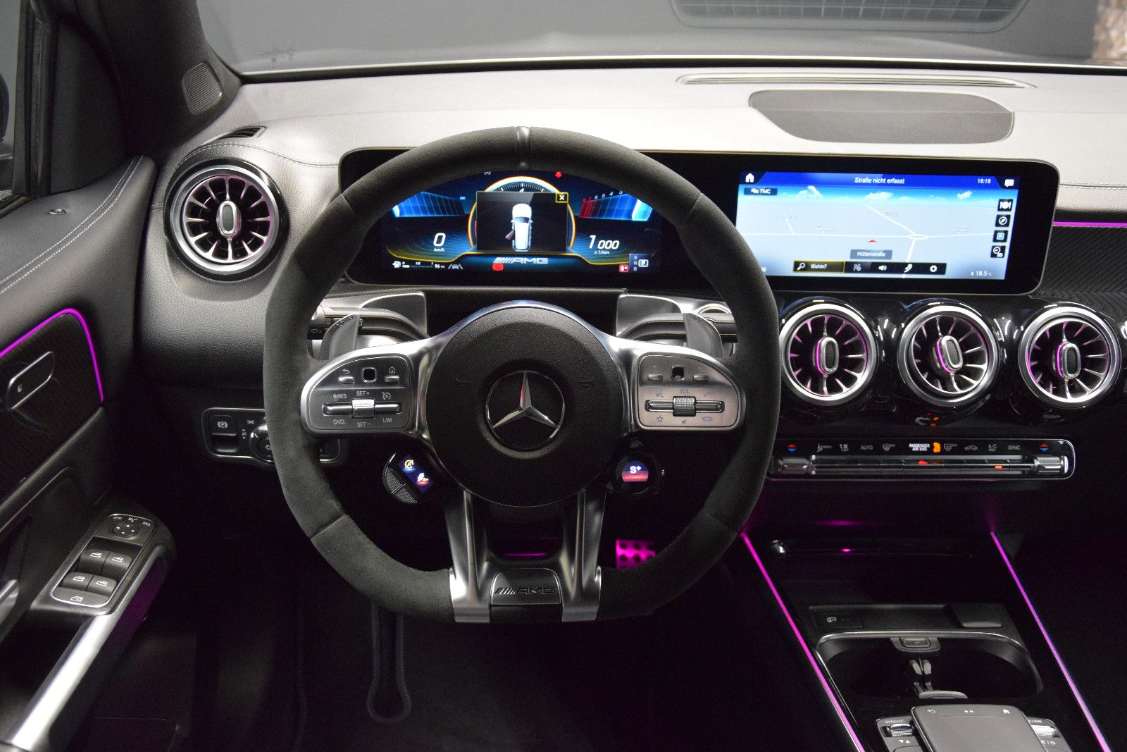 Fahrzeugabbildung Mercedes-Benz GLB 35 AMG 4Matic 360° MBUX Leder AHK Night Ambi