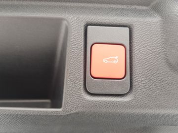 Fotografie 14 des Opel Grandland (X) Grandland 1.2 Ultimate Allwetter Matrix Head-Up