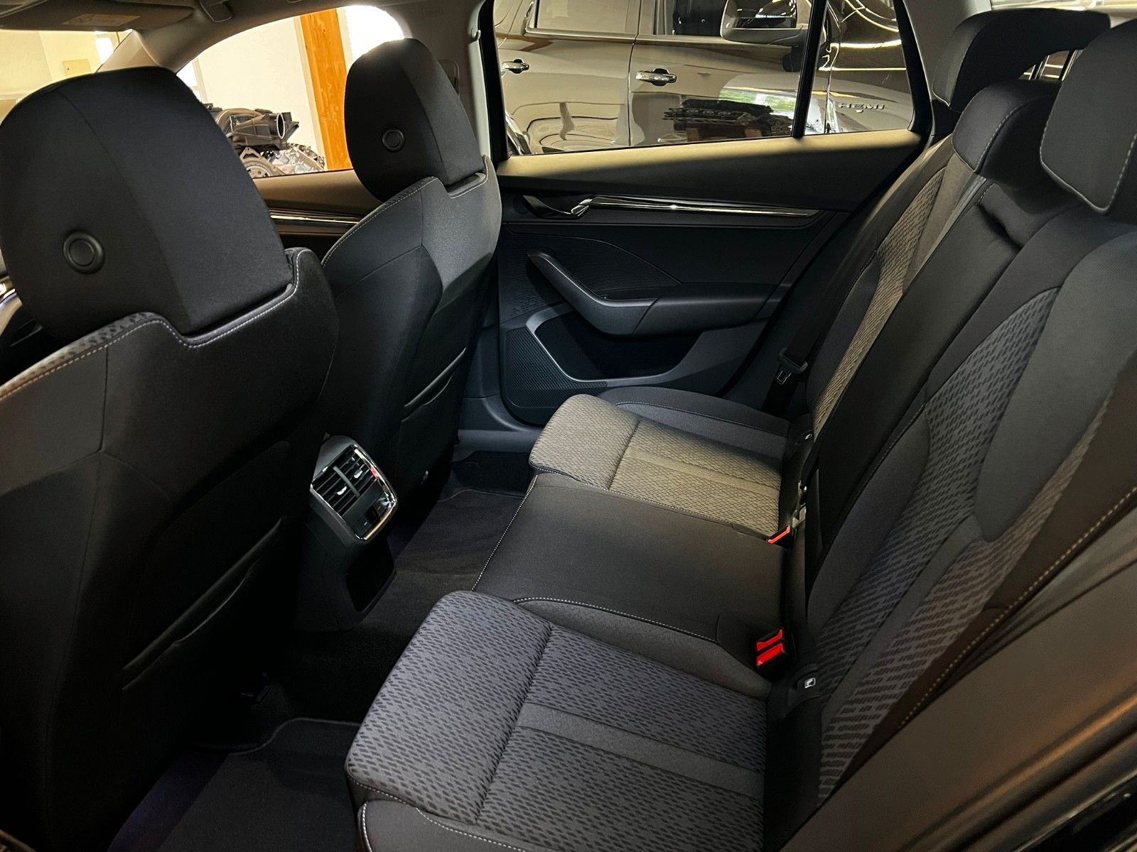 Fahrzeugabbildung SKODA Octavia Combi Style 2.0 TDI DSG