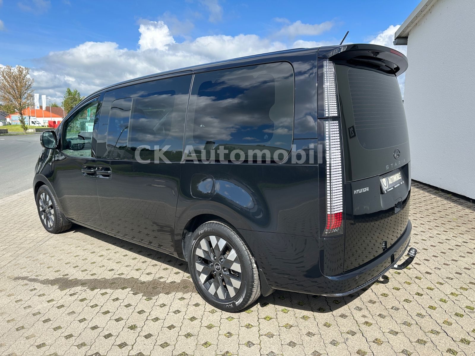 Fahrzeugabbildung Hyundai Staria Premium Signature 4WD/7Sitze/Navi/ACC/AHK