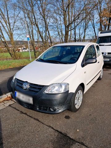 Volkswagen VW FOX  VON 2010 .TÜV  OKT  25