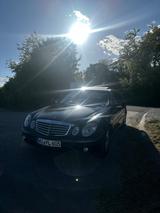 Mercedes-Benz 240 - Mercedes 240 mit Schiebedach