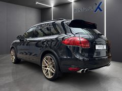 PORSCHE Cayenne Turbo PORSCHE Cayenne Turbo