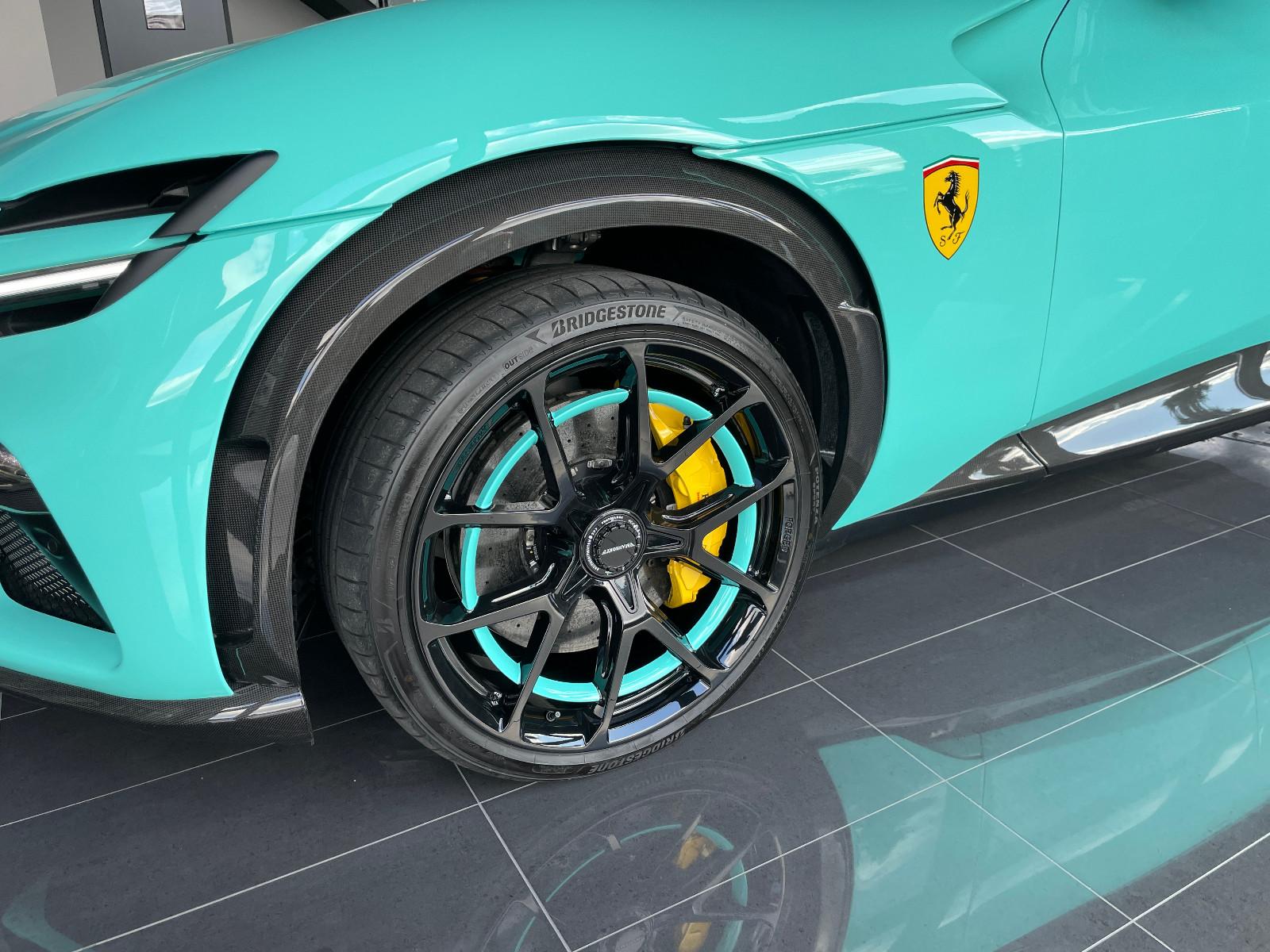 Ferrari Purosangue MANSORY EXTRA RANGE CARBON MASSAGE