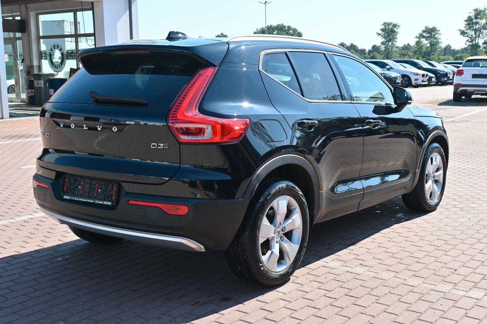 Fahrzeugabbildung Volvo XC40 D3 AWD Autom. Momentum*RFK*FSHZG*BLIS*AHK