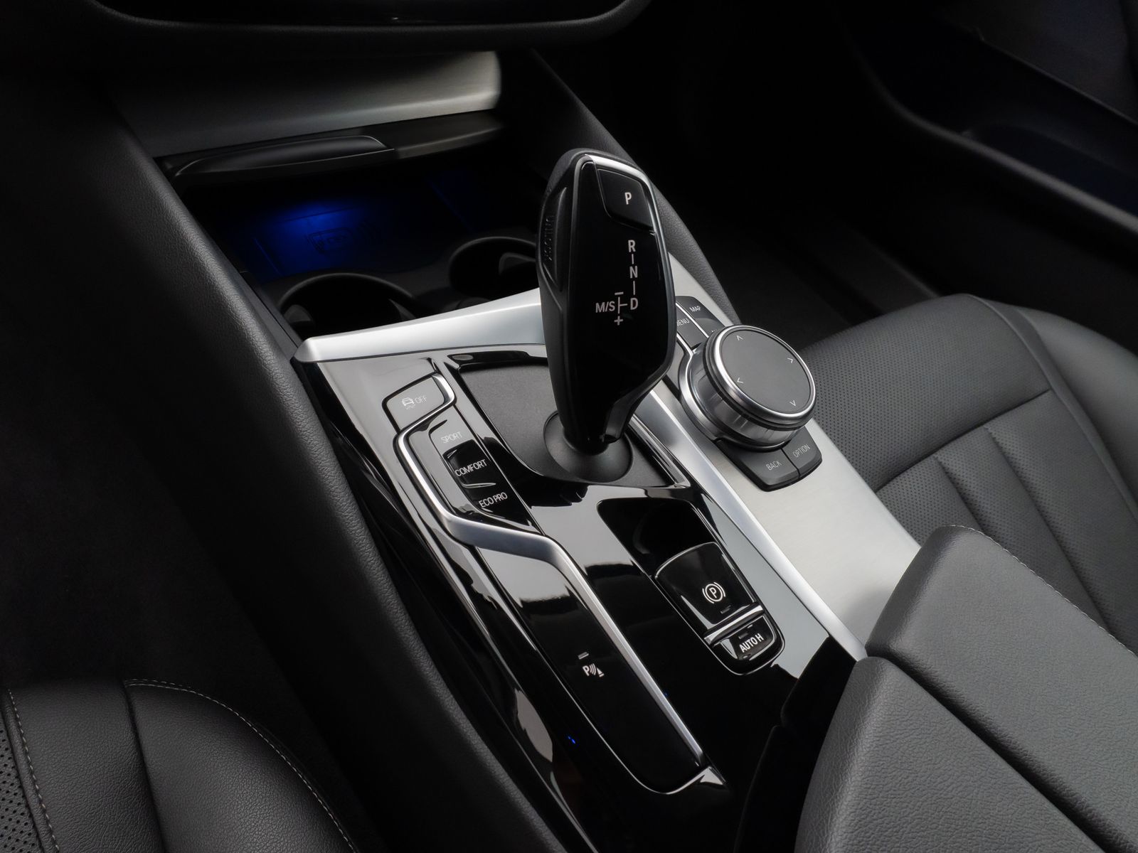 Fahrzeugabbildung BMW 520d xD ACC H/K Kamera Alarm DAB Leder 18Zoll