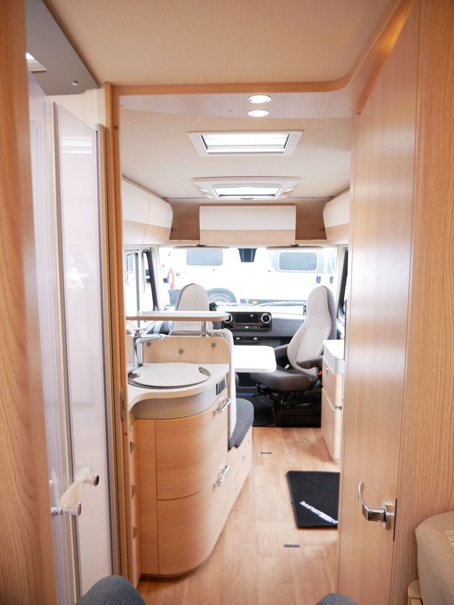 Fahrzeugabbildung HYMER / ERIBA / HYMERCAR BMC I 680 1.Hand Autom. Kamera Markise NAVI ALU