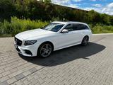 Mercedes-Benz E 220d T AMG Line Autom. AMG Line 