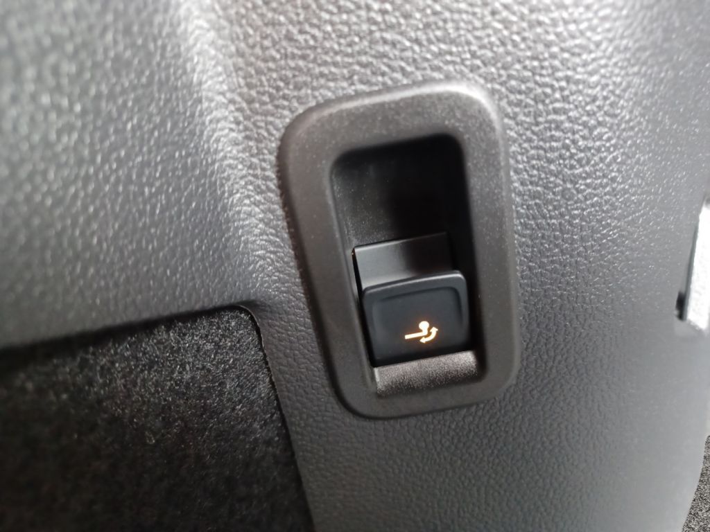 Fahrzeugabbildung Volkswagen Golf 2.0 TDI DSG Life Navi, AHZV, ACC, Kamera
