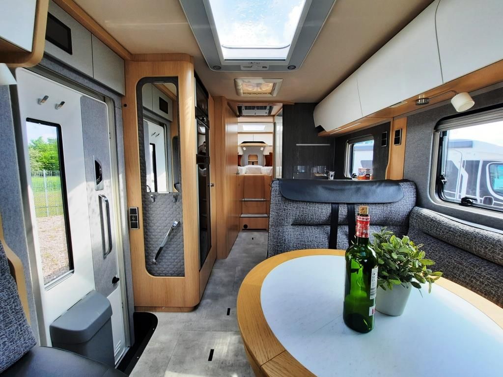 Fahrzeug Übersicht 7 Fahrzeugabbildung HYMER / ERIBA / HYMERCAR B-Klasse ML T 780 BlackLine Verfüg./Sparen Sie 1