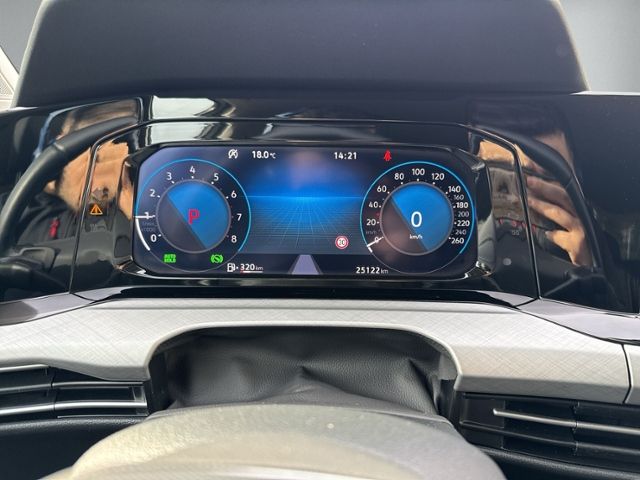 Golf VIII 1.5 eTSI DSG KAMERA+LED+NAVI+ACC+SIHZ+